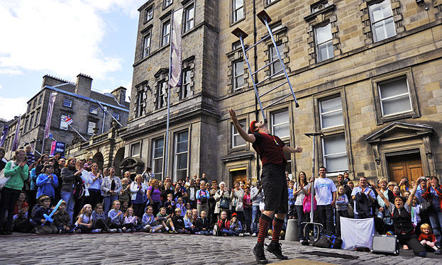 A lunch at the fringe