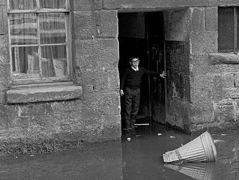 A Conversation – Memories of Living in Glasgow’s Housing Under Sixty Years of the Labour Party – Take Off the Rose Tinted Glasses – Time For a Change – Give the SNP a Chance